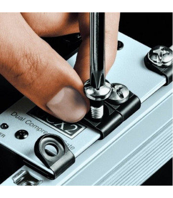 Mounting kit with 4 screws M6