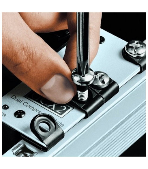 Mounting kit with 4 screws M6