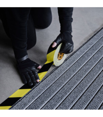 Defender Premium fabric adhesive tape with ERGO-Core - black/yellow - glossy - 50 mm x 50 m