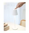Nielsen light One hvid bordlampe portable