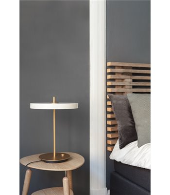UMAGE Asteria Ø31 perlehvid bordlampe