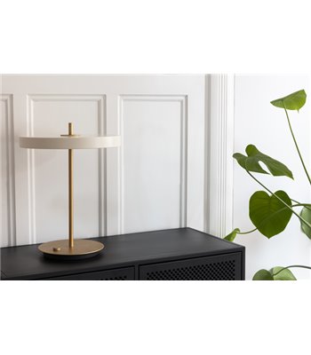 UMAGE Asteria Ø31 perlehvid bordlampe