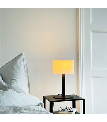 Dyberg Larsen Calix oval stof skærm bordlampe