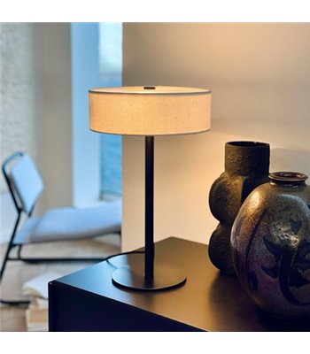 Dyberg Larsen Calix stof skærm bordlampe