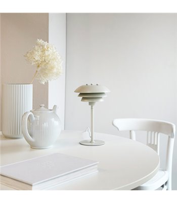 Dyberg Larsen Sixteen perlehvid bordlampe