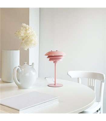 Dyberg Larsen Sixteen lyserød bordlampe