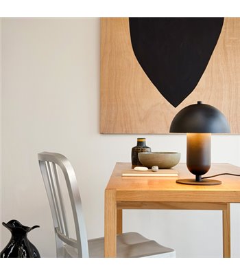 Dyberg Larsen Movie sort bordlampe