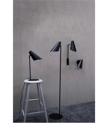 Dyberg Larsen Cale matsort gulvlampe