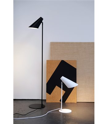 Dyberg Larsen Cale matsort gulvlampe