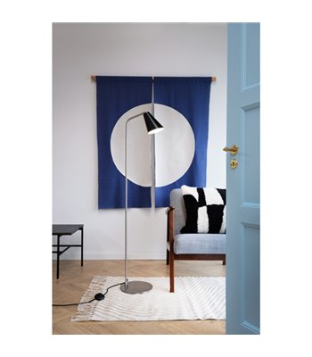 Dyberg Larsen Oswald sort/stål gulvlampe