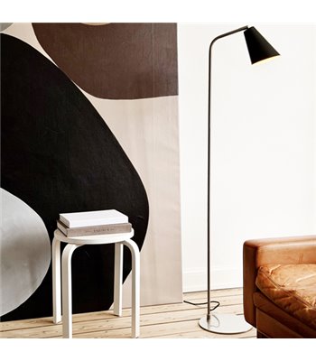 Dyberg Larsen Oswald sort/stål gulvlampe