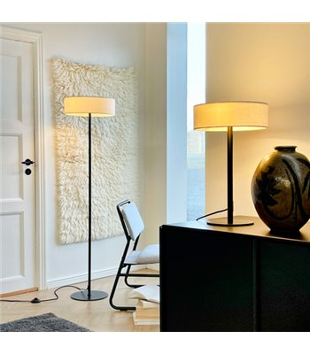 Dyberg Larsen Calix stof skærm gulvlampe