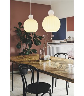Halo Design Ball Ball Ø32 opal pendel
